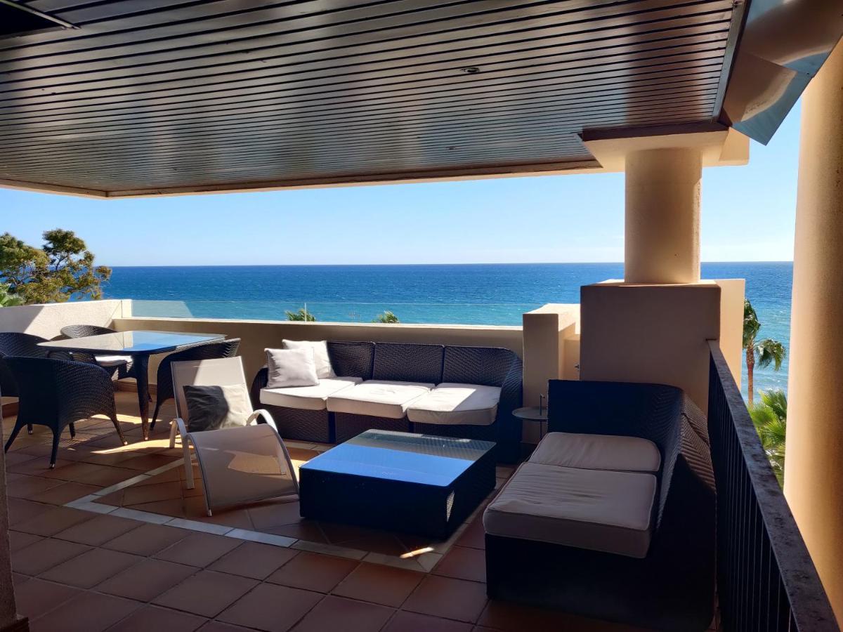 Appartamento Bahia De La Plata Seafront Estepona Esterno foto