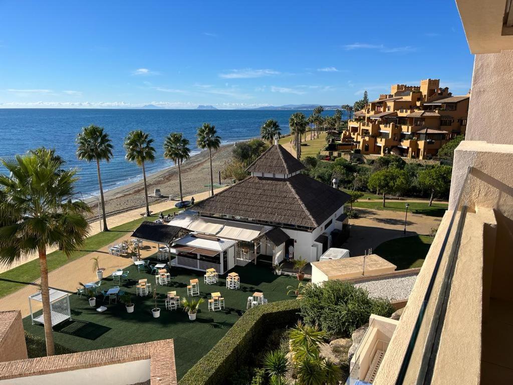 Appartamento Bahia De La Plata Seafront Estepona Esterno foto
